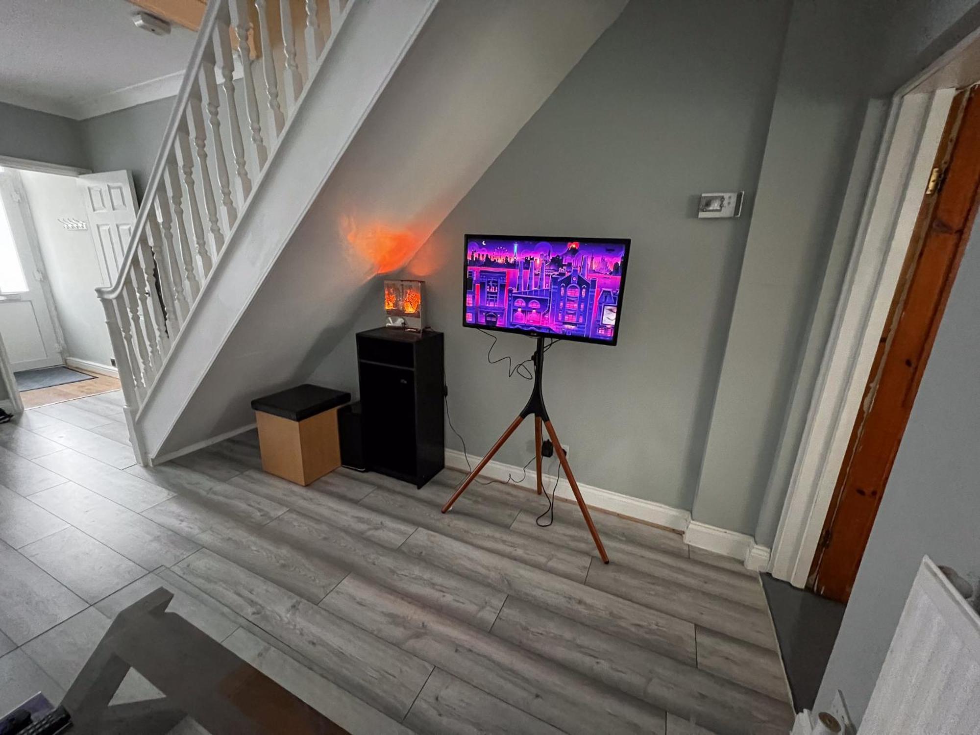 Spacious Retreat - Remote Worker & Family Friendly Portsmouth Exterior foto